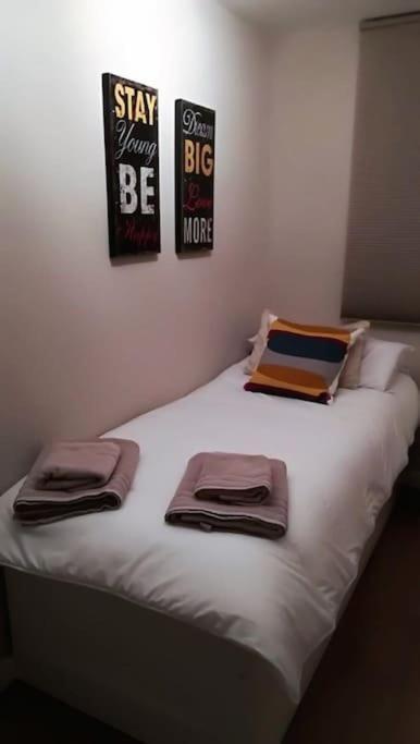 Apartamento Cuarzo Sevilla Buitenkant foto